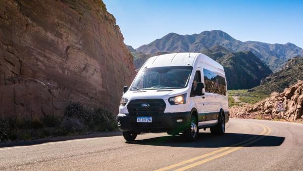 Nueva Transit Minibus